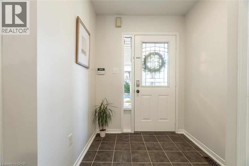 53 DILLS CRESCENT Image 3