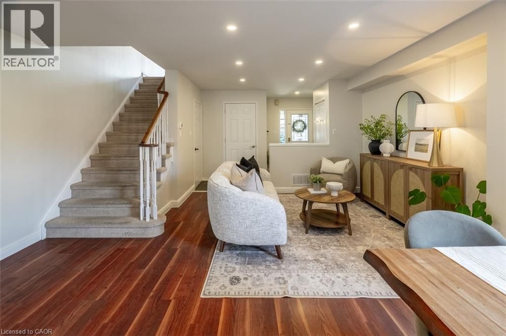 53 DILLS CRESCENT Image 4