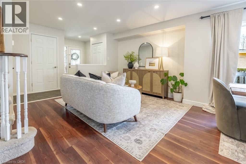 53 DILLS CRESCENT Image 5