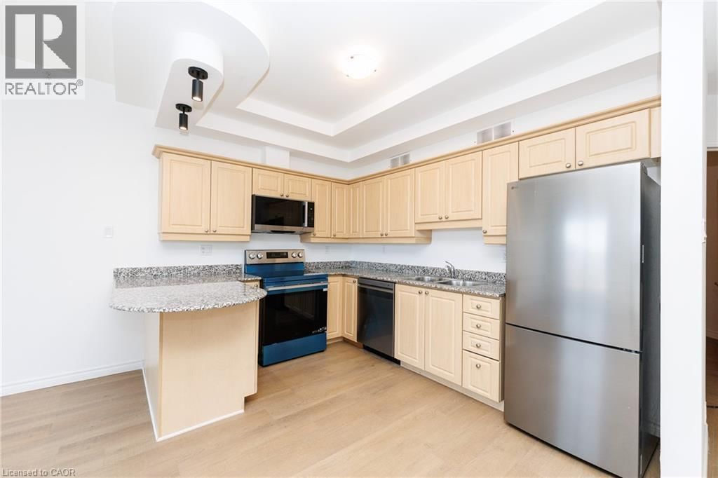 910 - 135 JAMES STREET SOUTH Image 14