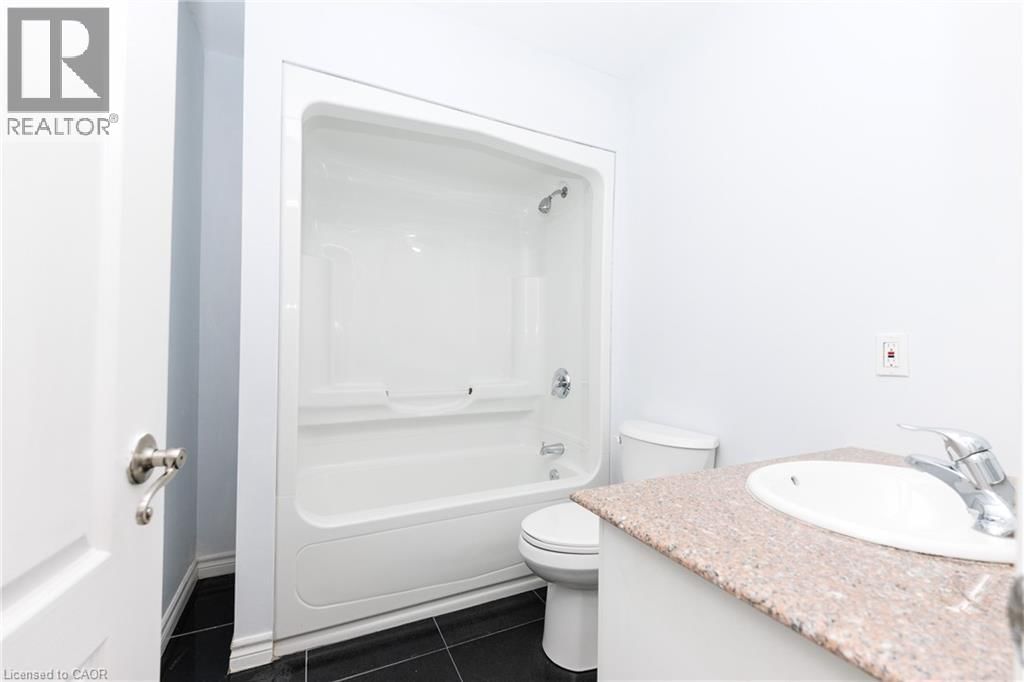 910 - 135 JAMES STREET SOUTH Image 24