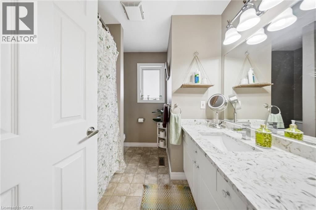 858 STONEGATE DRIVE Image 19