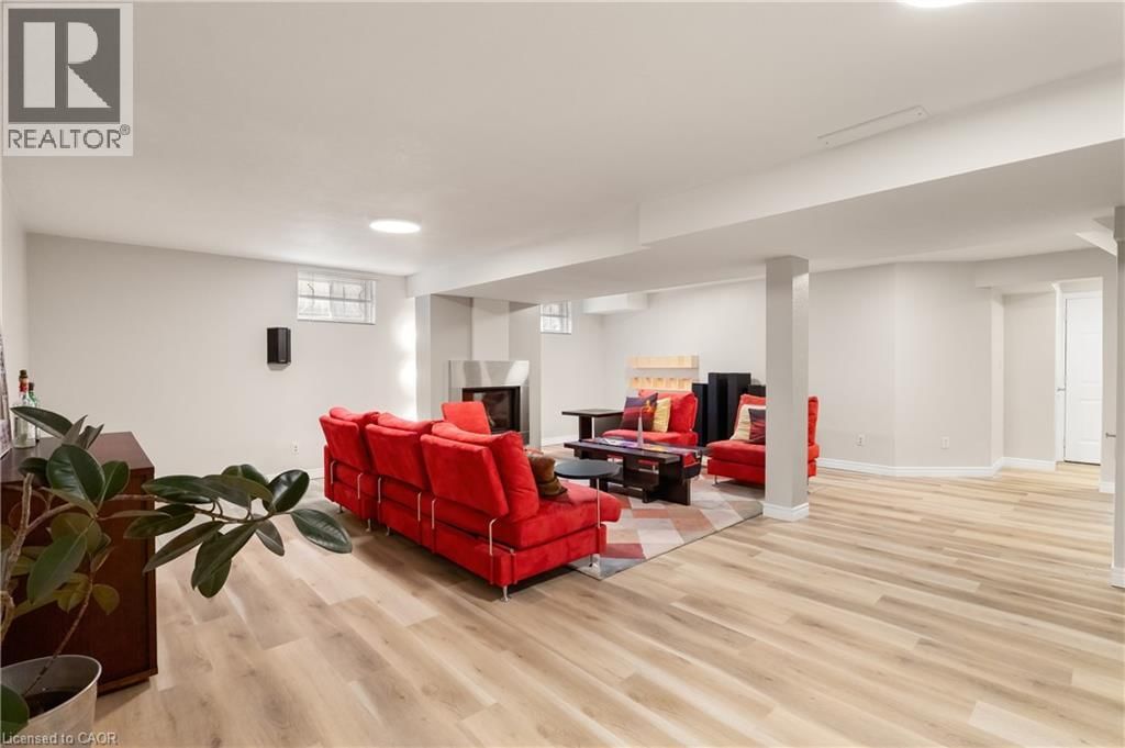 534 BIRCHLEAF WALK Image 36