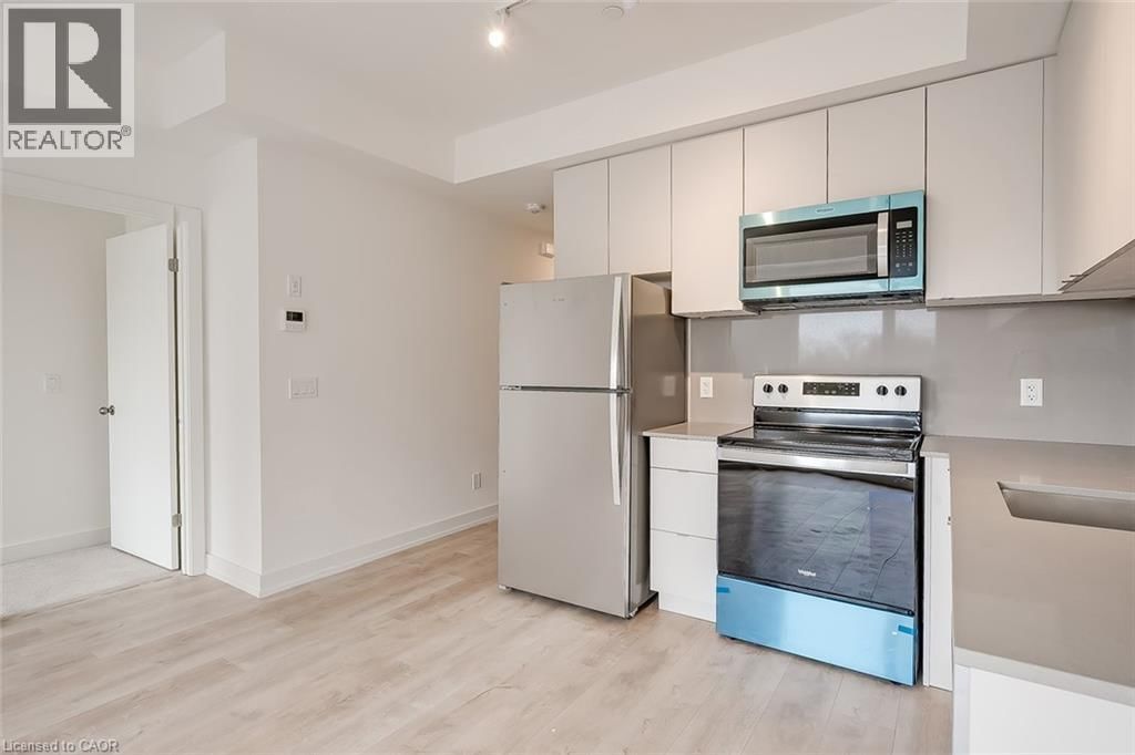 311B - 16 MELBOURNE AVENUE Image 14