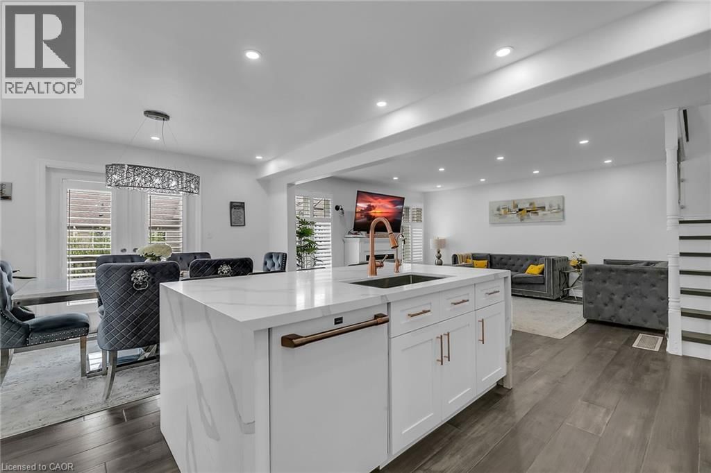 956 BANFFSHIRE COURT Image 10