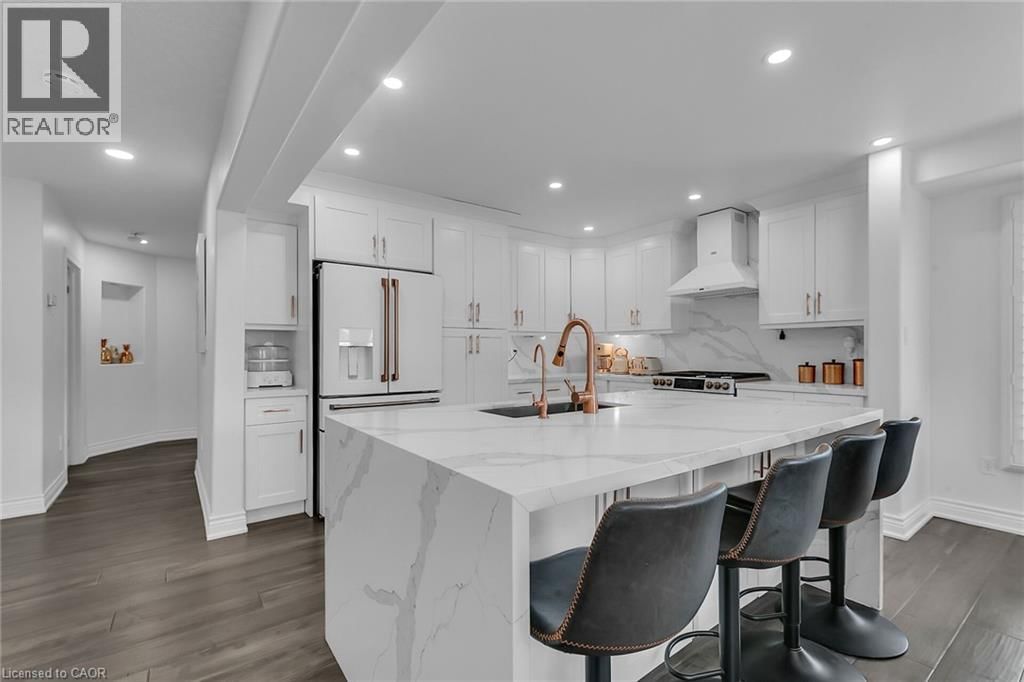 956 BANFFSHIRE COURT Image 12