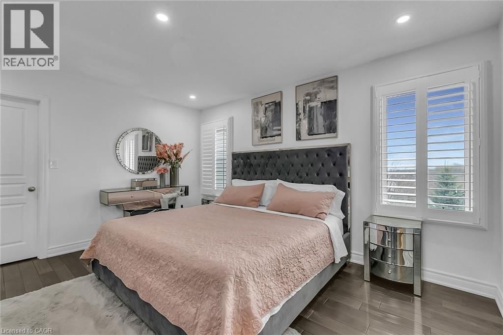 956 BANFFSHIRE COURT Image 23