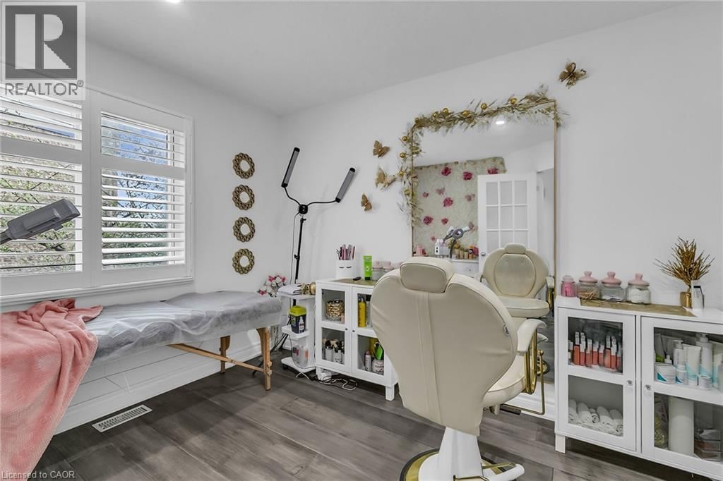 956 BANFFSHIRE COURT Image 28