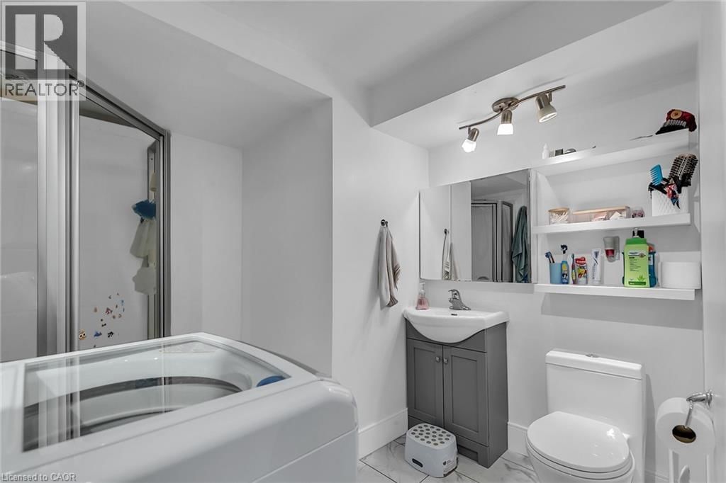 956 BANFFSHIRE COURT Image 33