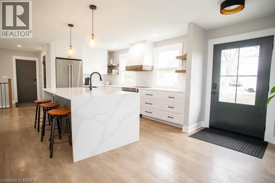 20 RUSSELL STREET Image 7