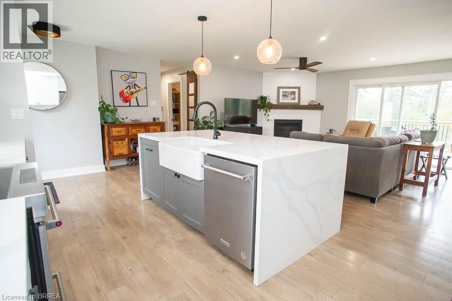 20 RUSSELL STREET Image 9