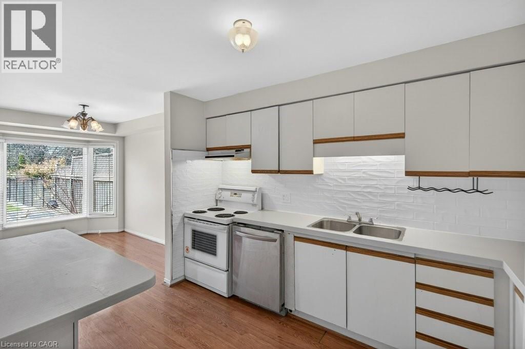 86 RITA AVENUE Image 11