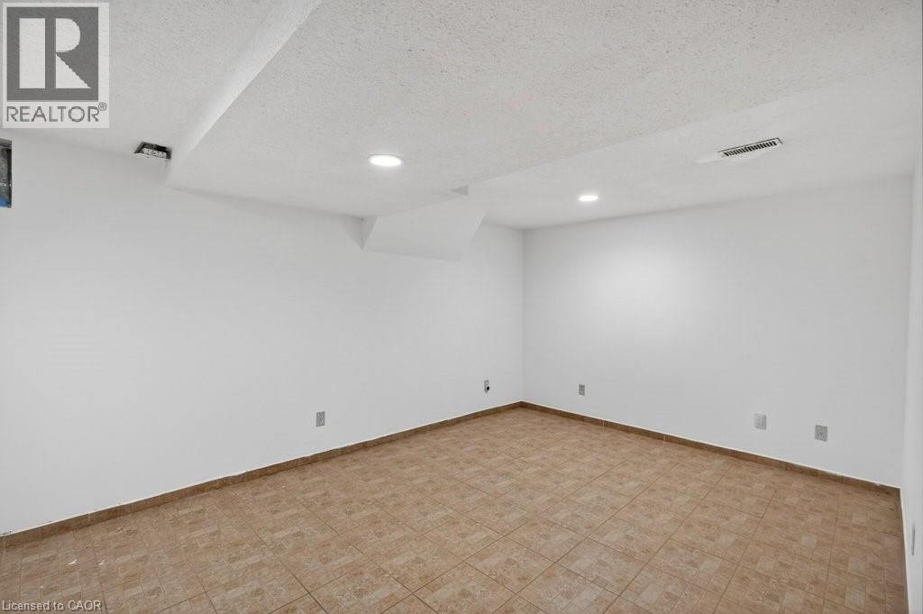 86 RITA AVENUE Image 29