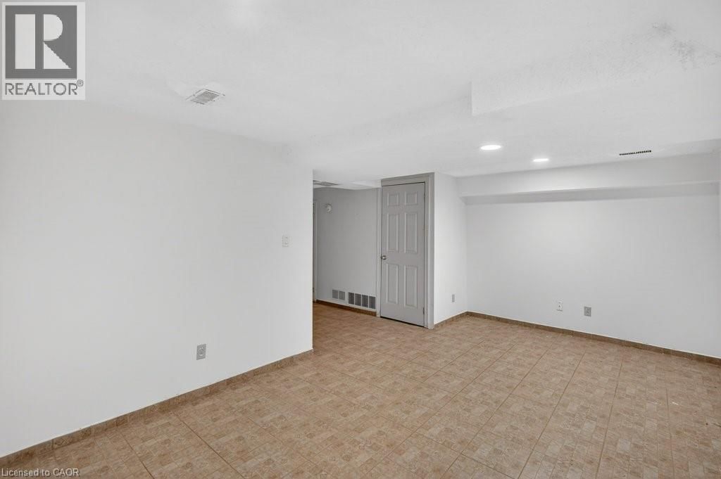 86 RITA AVENUE Image 31