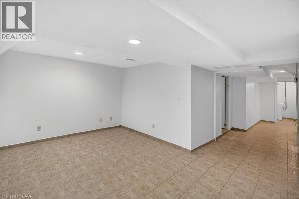 86 RITA AVENUE Image 32