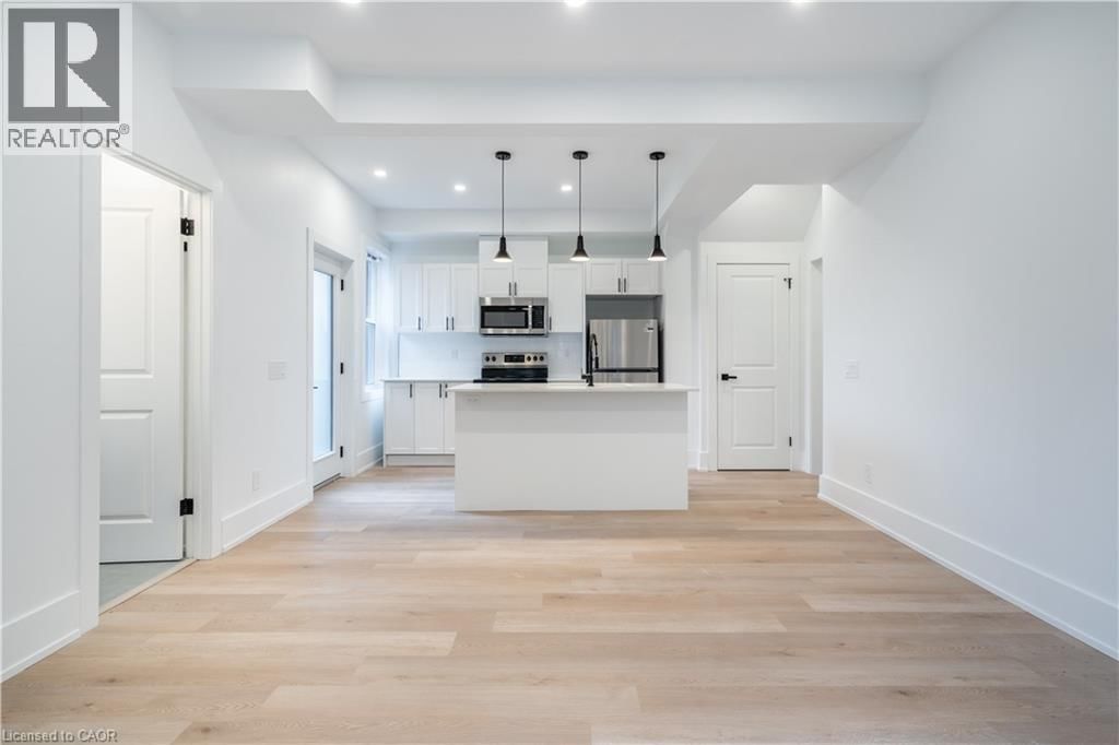 204 BALSAM AVENUE SOUTH Image 10