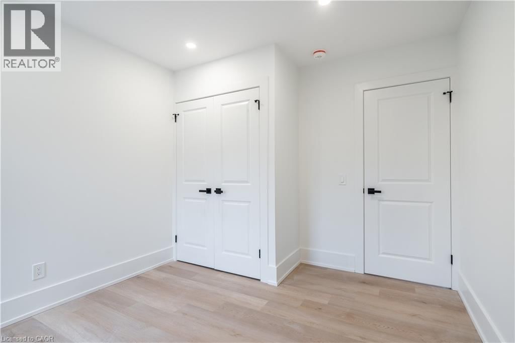 204 BALSAM AVENUE SOUTH Image 23