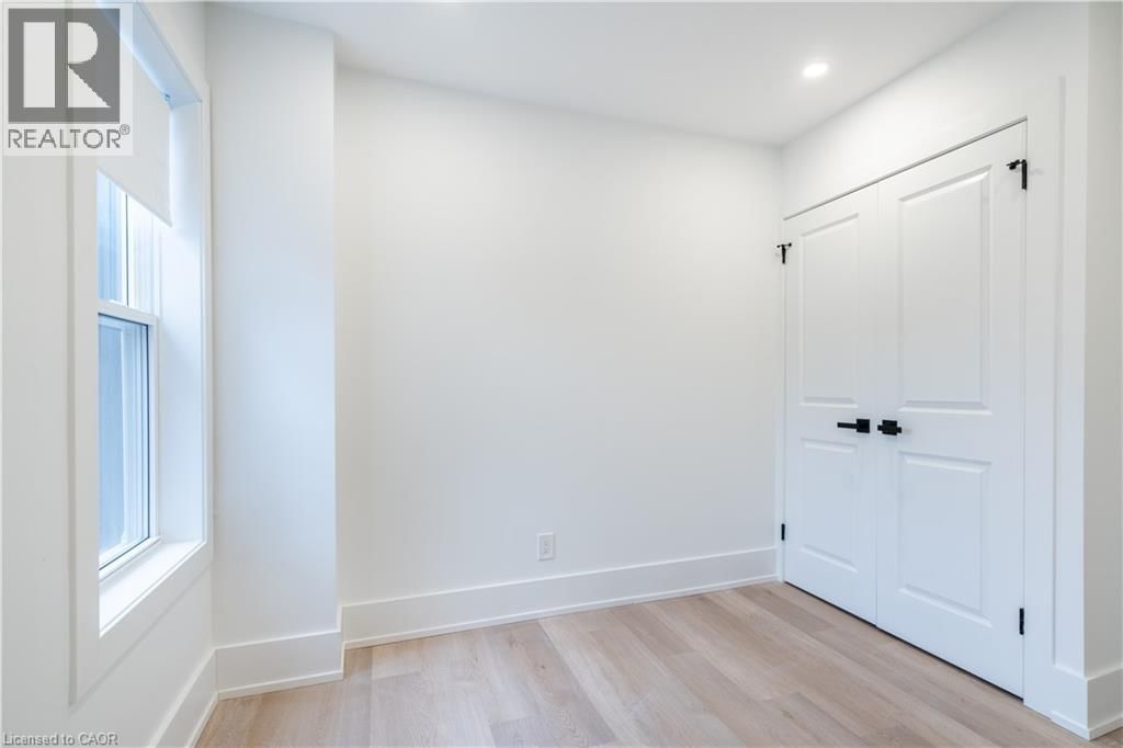 204 BALSAM AVENUE SOUTH Image 25