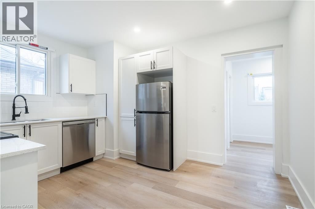 204 BALSAM AVENUE SOUTH Image 29