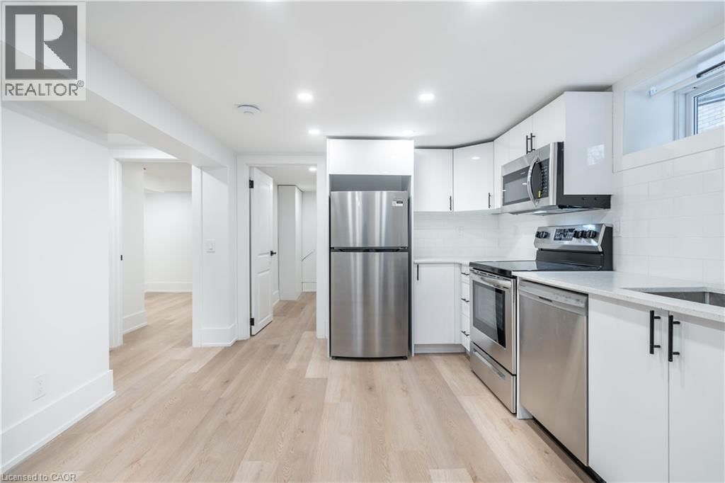 204 BALSAM AVENUE SOUTH Image 39