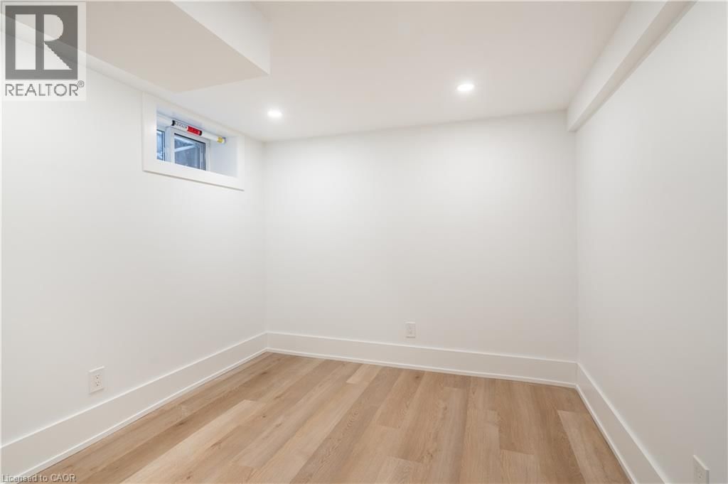 204 BALSAM AVENUE SOUTH Image 42