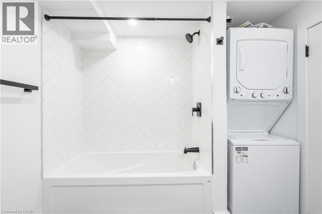 204 BALSAM AVENUE SOUTH Image 44