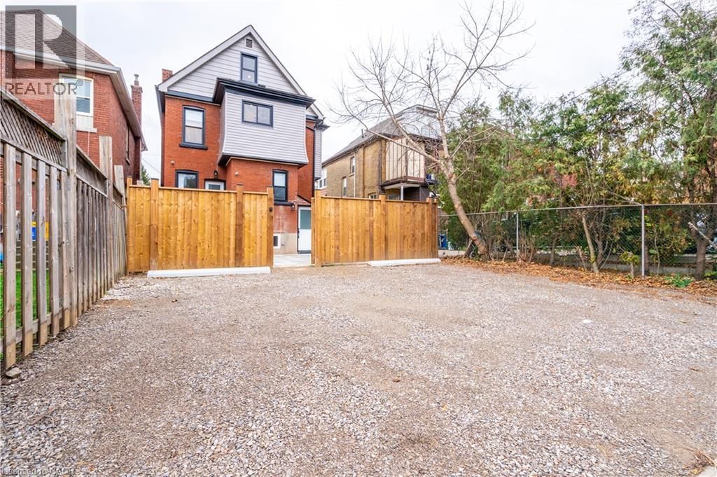 204 BALSAM AVENUE SOUTH Image 50