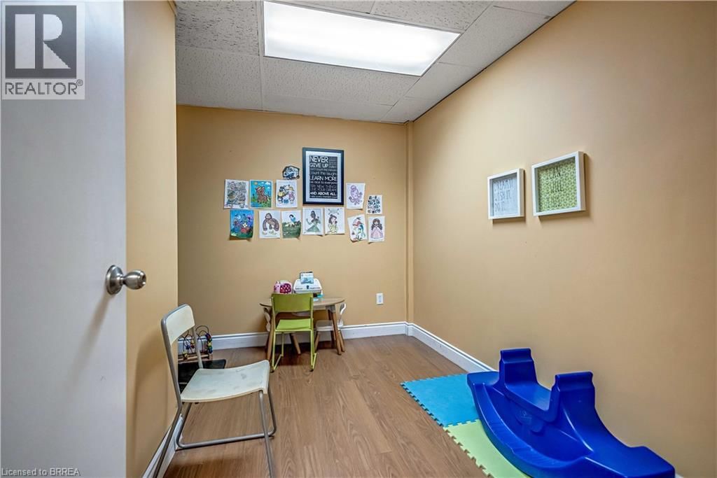 8 - 177 PARIS ROAD Image 18