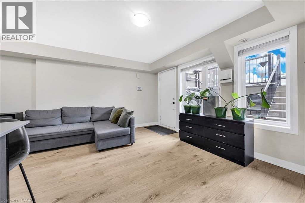 5 - 181 WILLIAM DUNCAN ROAD Image 5