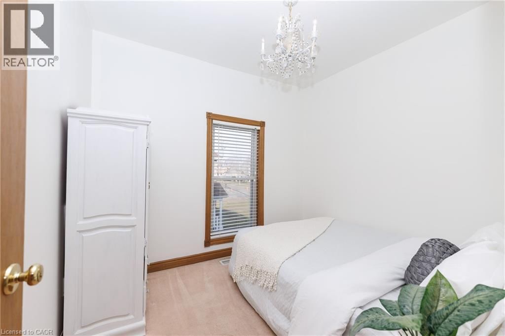 312 CLARENCE STREET Image 17