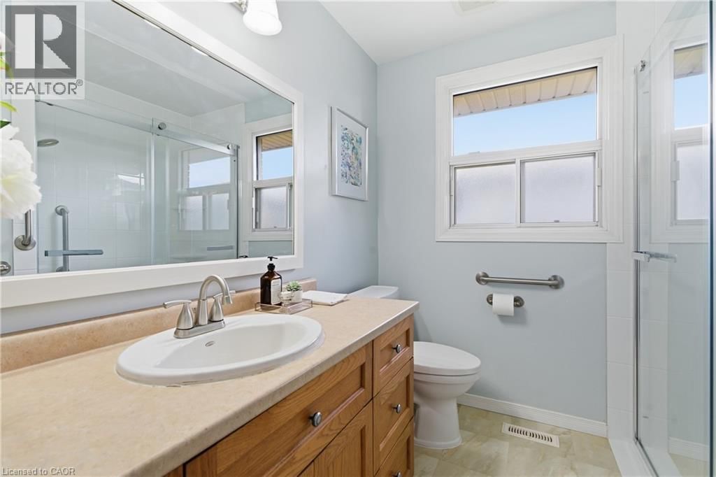 10 BROOKSIDE CRESCENT Image 13