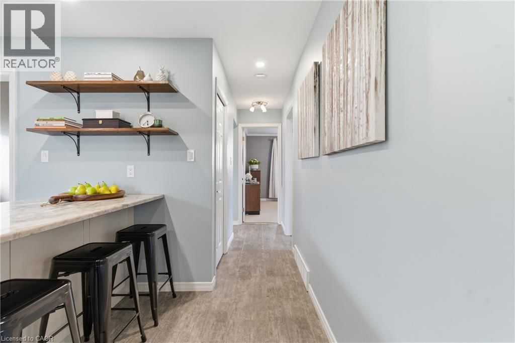 10 BROOKSIDE CRESCENT Image 9