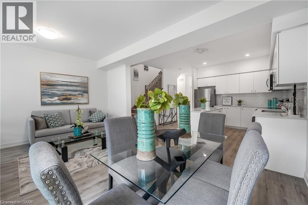 7 - 110 FERGUS AVENUE Image 13