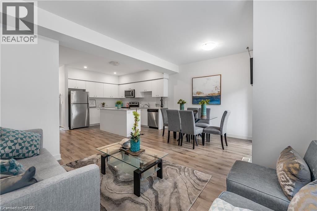 7 - 110 FERGUS AVENUE Image 14