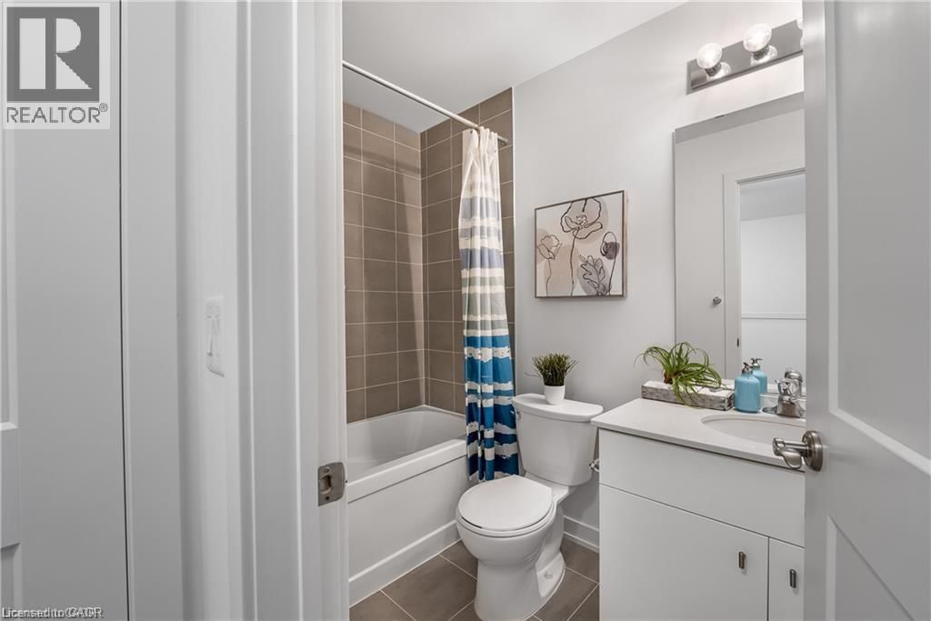 7 - 110 FERGUS AVENUE Image 29