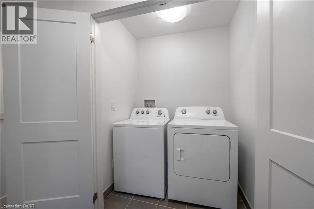 7 - 110 FERGUS AVENUE Image 31