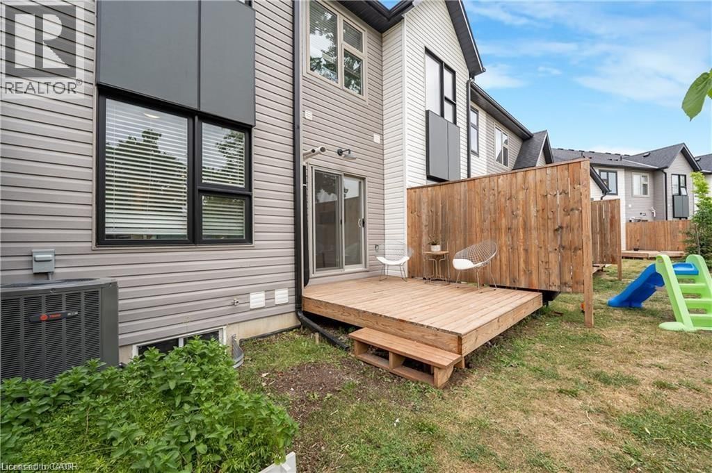 7 - 110 FERGUS AVENUE Image 32