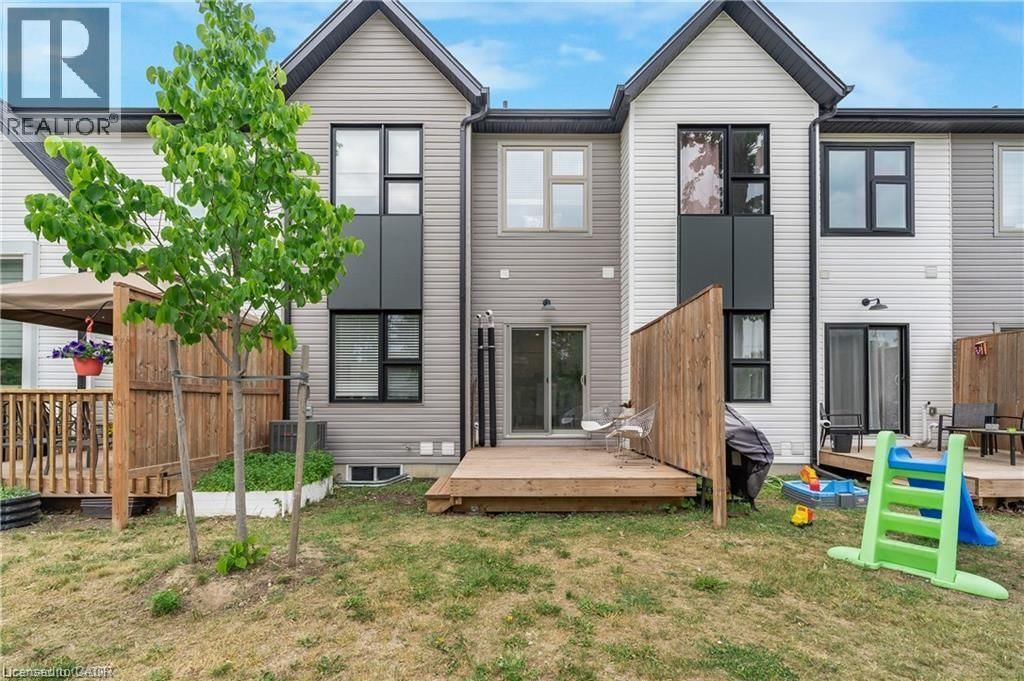 7 - 110 FERGUS AVENUE Image 33