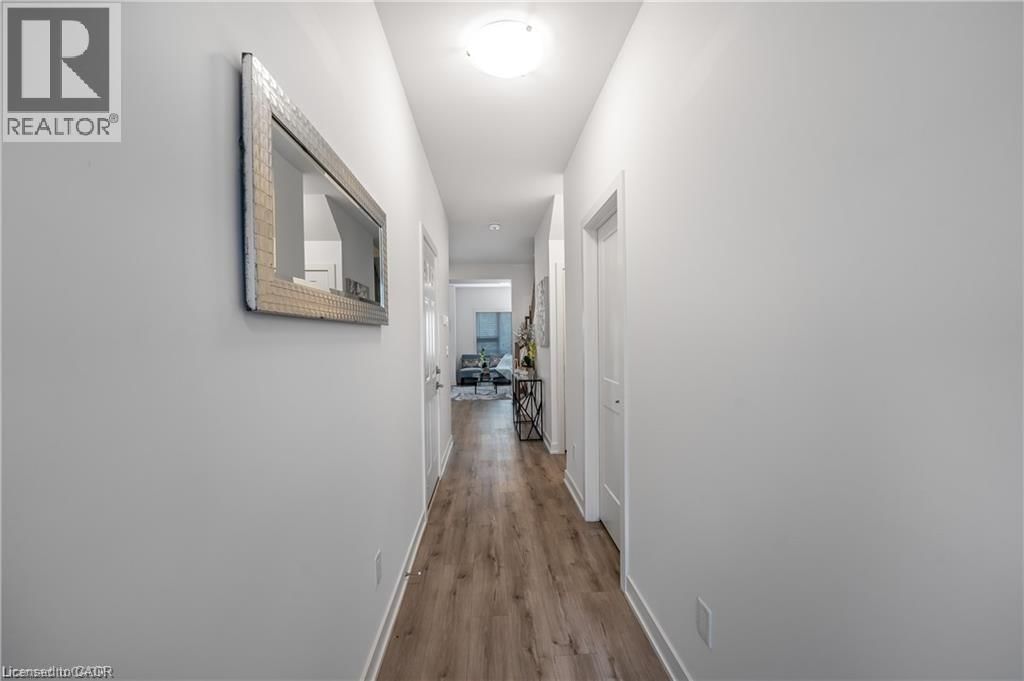 7 - 110 FERGUS AVENUE Image 4