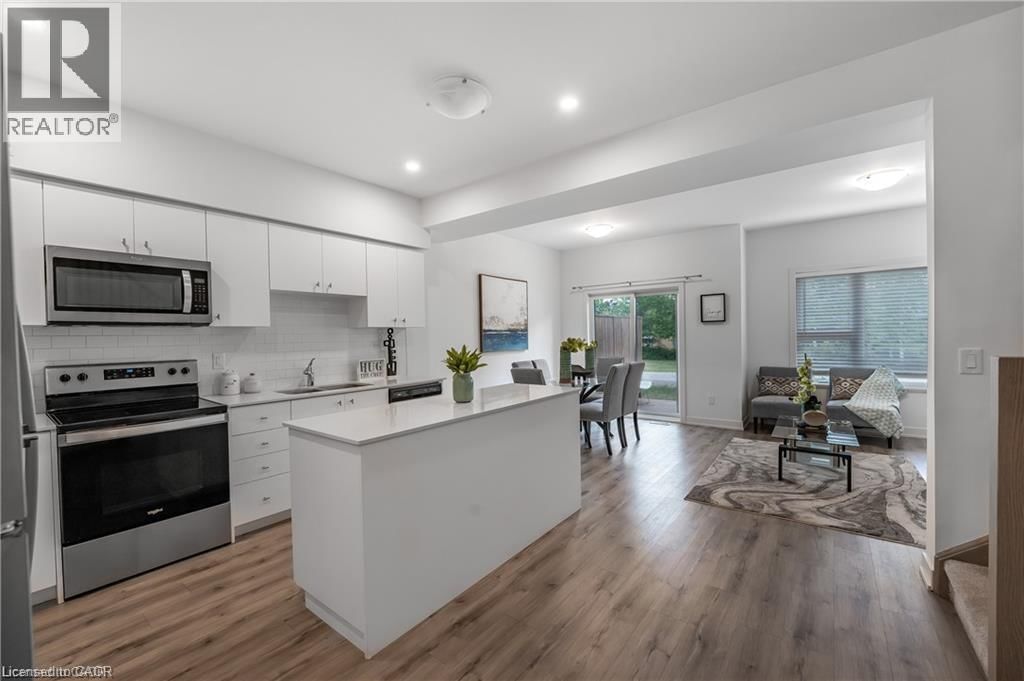 7 - 110 FERGUS AVENUE Image 6