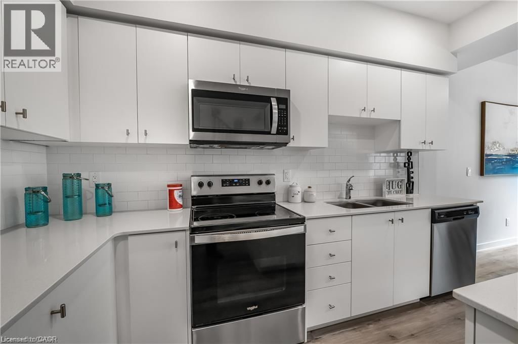 7 - 110 FERGUS AVENUE Image 8