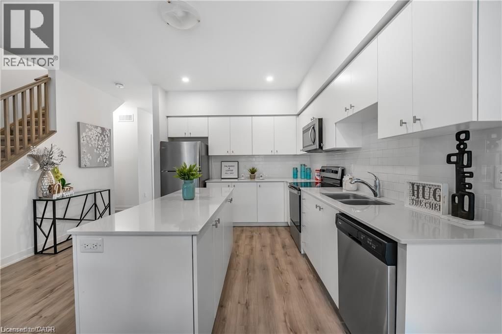 7 - 110 FERGUS AVENUE Image 9