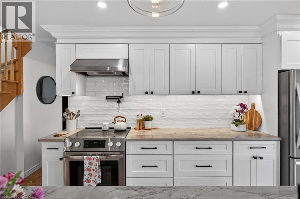 1151 CAMPBELL COURT Image 18