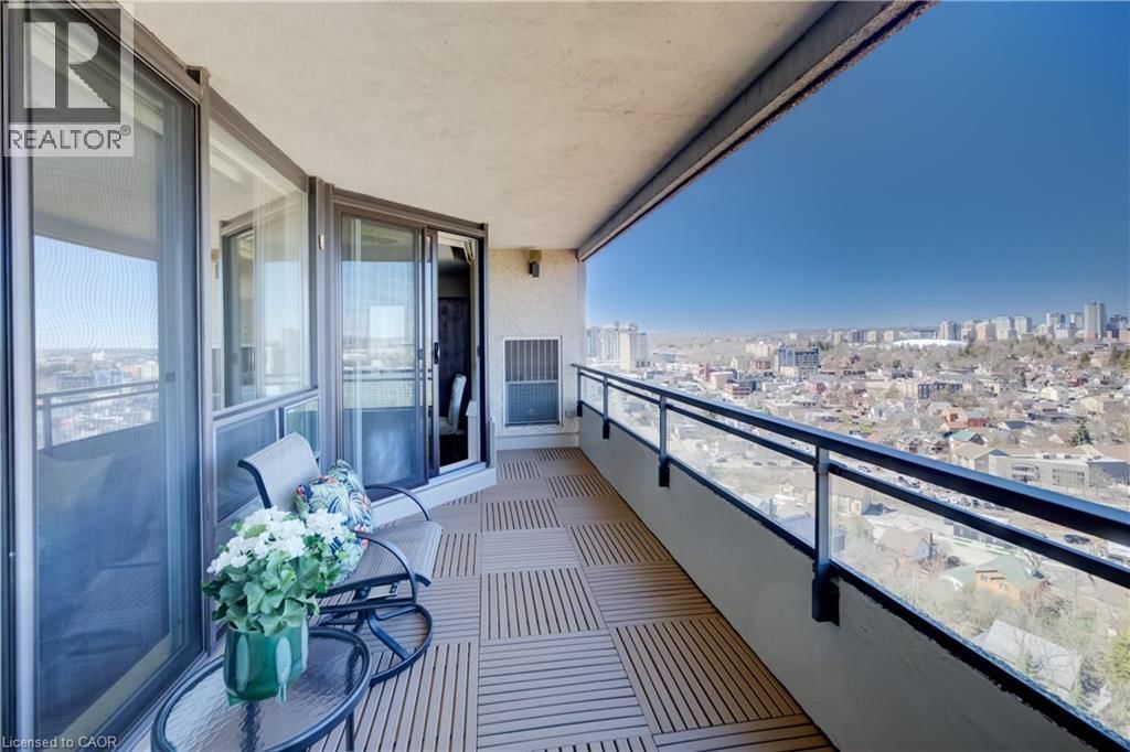 2206 - 6 WILLOW STREET Image 41