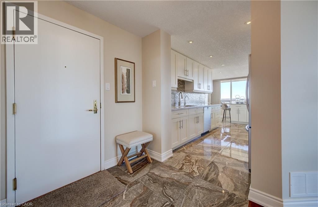 2206 - 6 WILLOW STREET Image 9