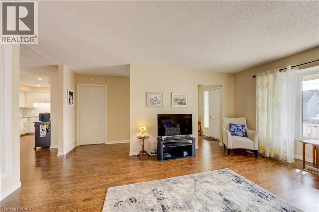 20 EDWIN CRESCENT Image 14