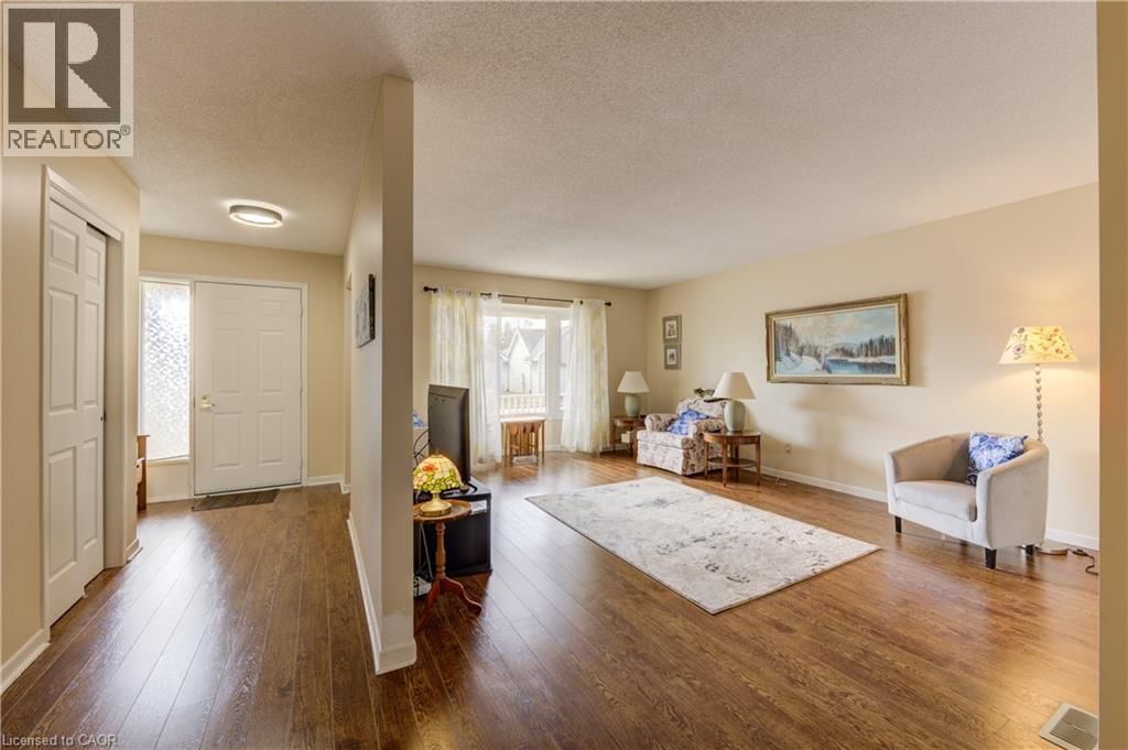 20 EDWIN CRESCENT Image 16