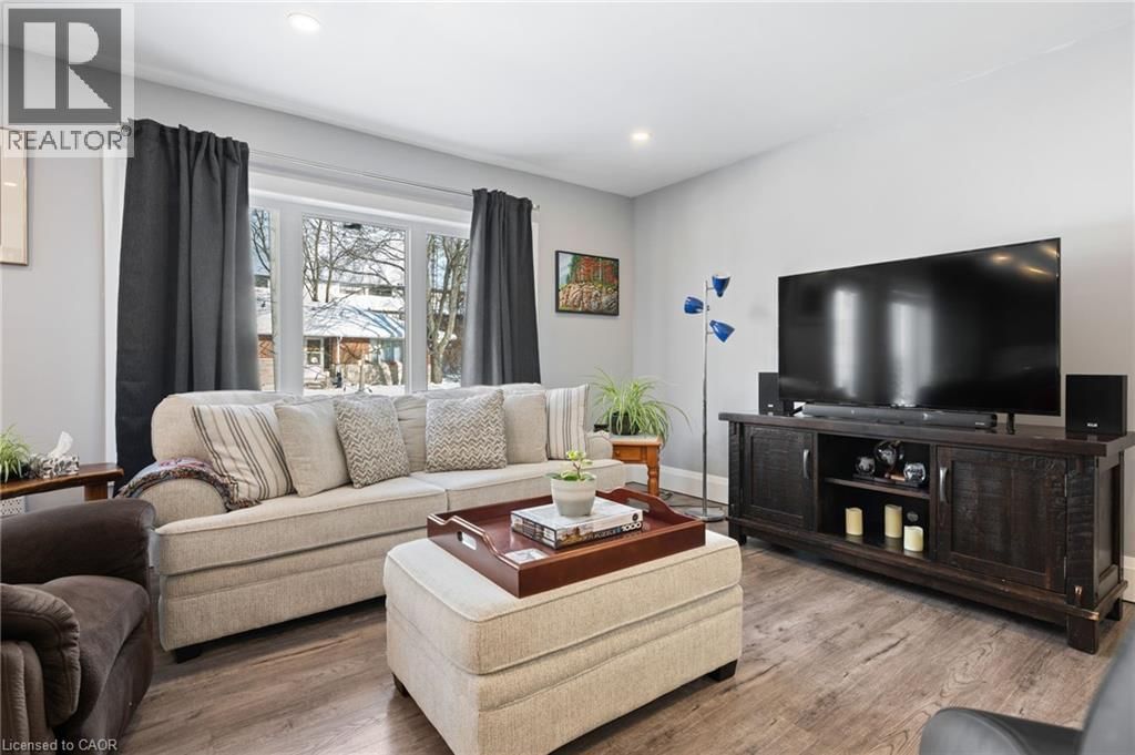 32 NICHOL STREET WEST Image 11