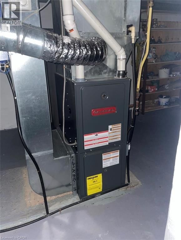 2040 BARTON STREET Image 14