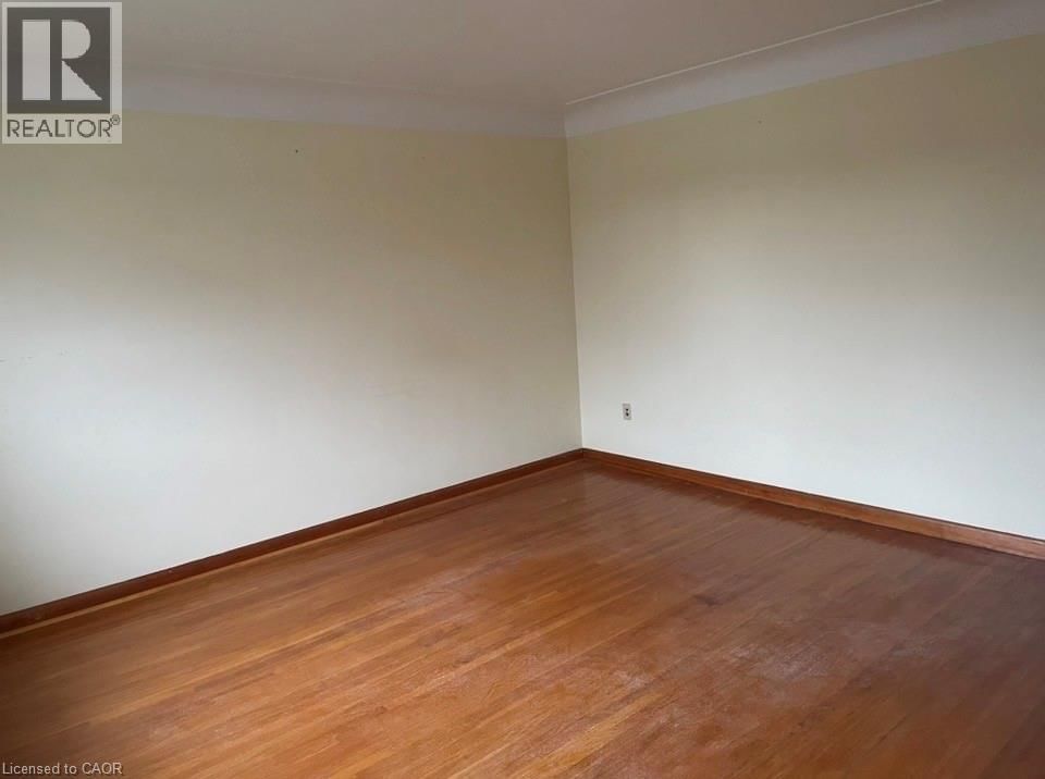 2040 BARTON STREET Image 6